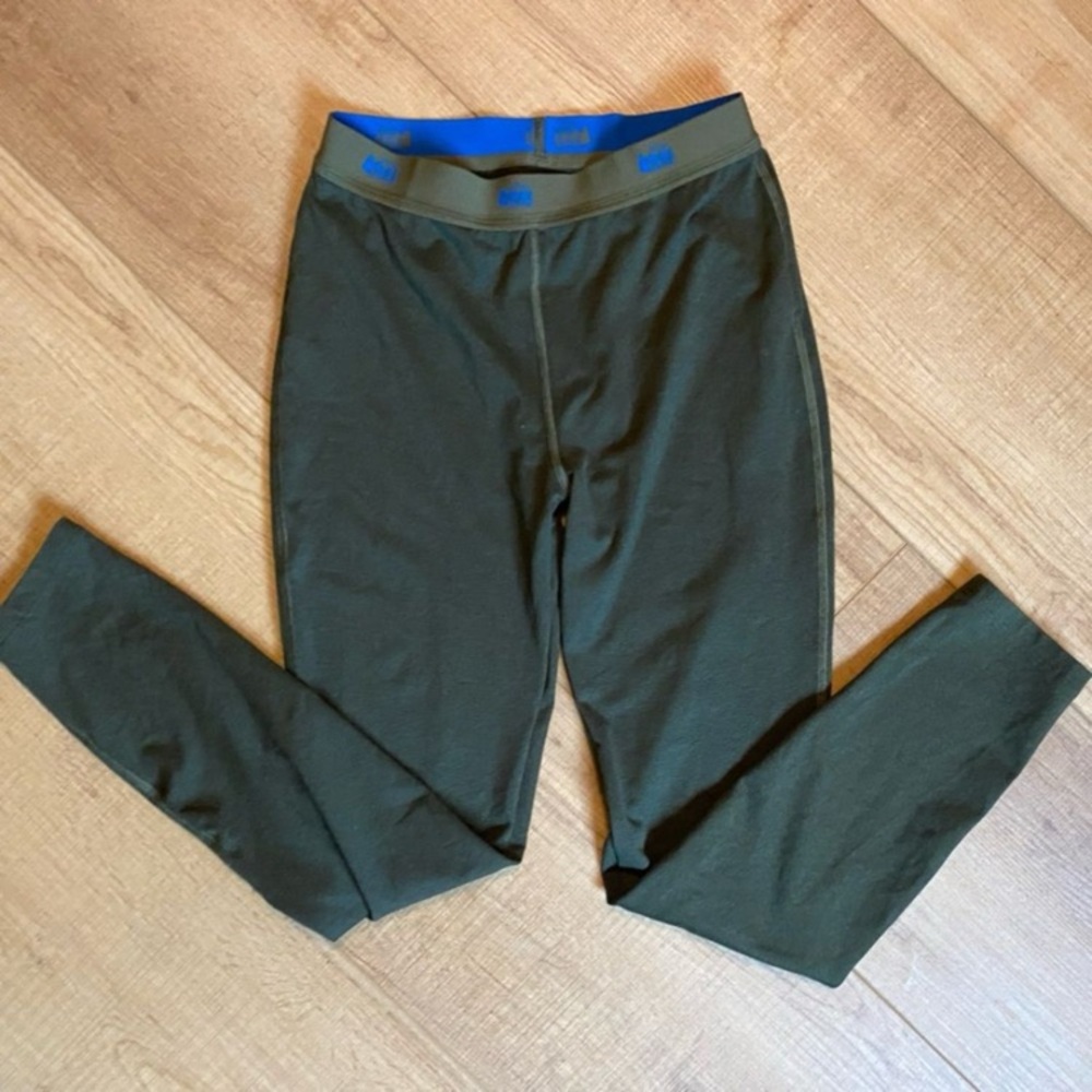 Patagonia Mid-Weight Thermal Base Layer. Kids Medium. Can fit Women XS